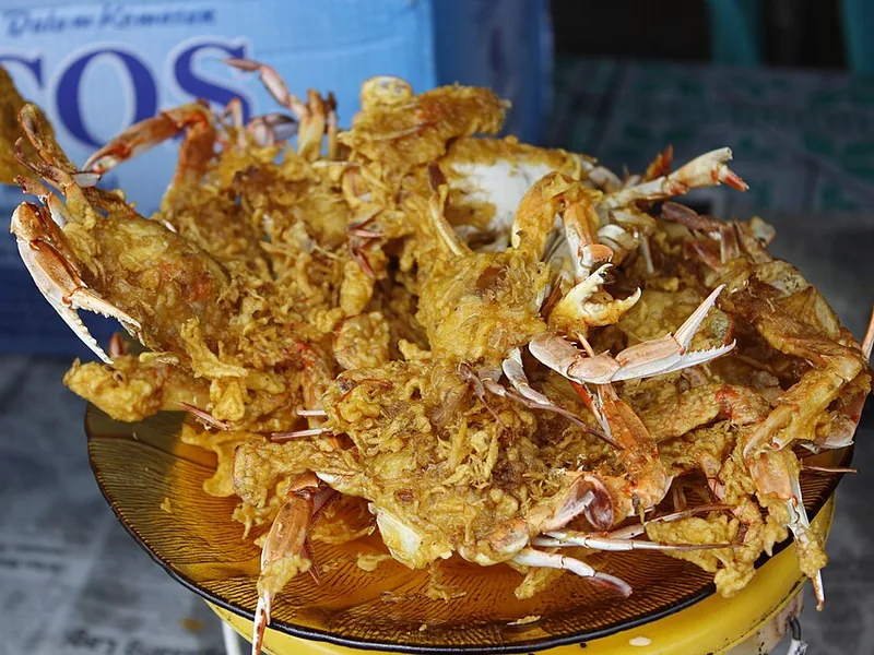 Crispy deep-fried shrimp